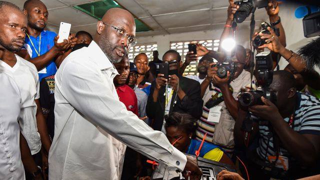 اللاعب الدولي السابق جورج ويا المترشح للانتخابات الليبرية للمرة الثالثة