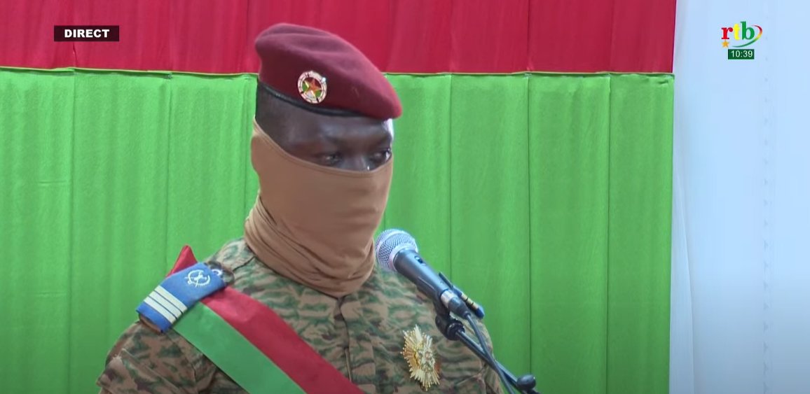 النقيب إبراهيم تراروي: رئيس بوركينافاسو الانتقالي 