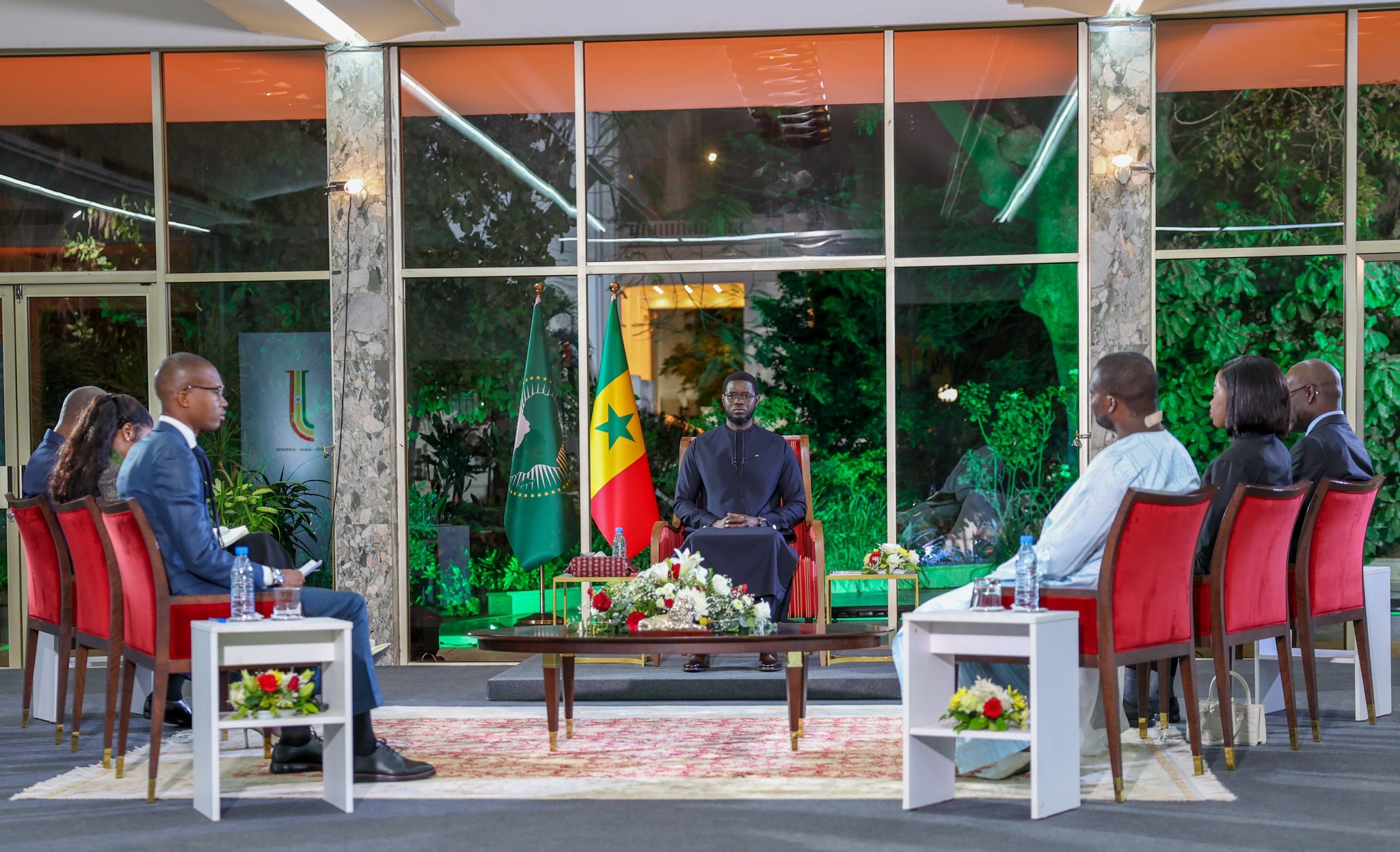 الرئيس السنغالي بصيرو ديوماي افاي خلال المؤتمر الصحفي 