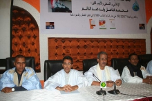 منصة الأمسية التأبينية للأديب والإعلامي الراحل محمد فاضل ولد عبد الدائم (وما)