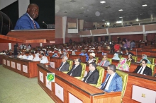 قاعة البرلمان خلال افتتاح الدورة البرلمانية الجديدة اليوم (وما)