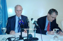 مقرر الأمم المتحدة الخاص بالفقر المدقع وحقوق الإنسان فليب آلستون في مؤتمر صحفي خلال زيارته الأخيرة لموريتانيا (الأخبار)