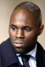 كيمي سيبا: الفرنسي ذو الأصول البنينية المطرود من السنغال