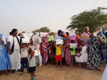 جانب من المشاركين في الوقفة الاحتجاجية المنظمة أمس السبت في المذرذرة