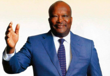 روك مارك كريستيان كابوري: الرئيس الدوري لمجموعة دول الساحل الخمس.