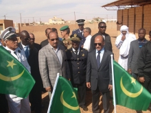 الرئيس محمد ولد عبد العزيز رفقة وزير التهذيب إسلم ولد سيدي المختار ـ (أرشيف الأخبار)