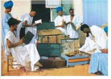 مكتبة  الشيخ عبد الله ولد الشيخ سيديا 1969 "تصوير مجلة العربي"