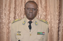 الجنرال افرانسوا انداي قائد قوات المجموعة الاقتصادية لدول غرب إفريقيا.