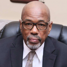 بوبكر ألفا با: وزير الإدارة الترابية واللامركزية