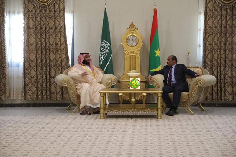 الرئيس الموريتاني محمد ولد عبد العزيز خلال مباحثاته مع ولي العهد السعودي محمد بن سلمان (وما)