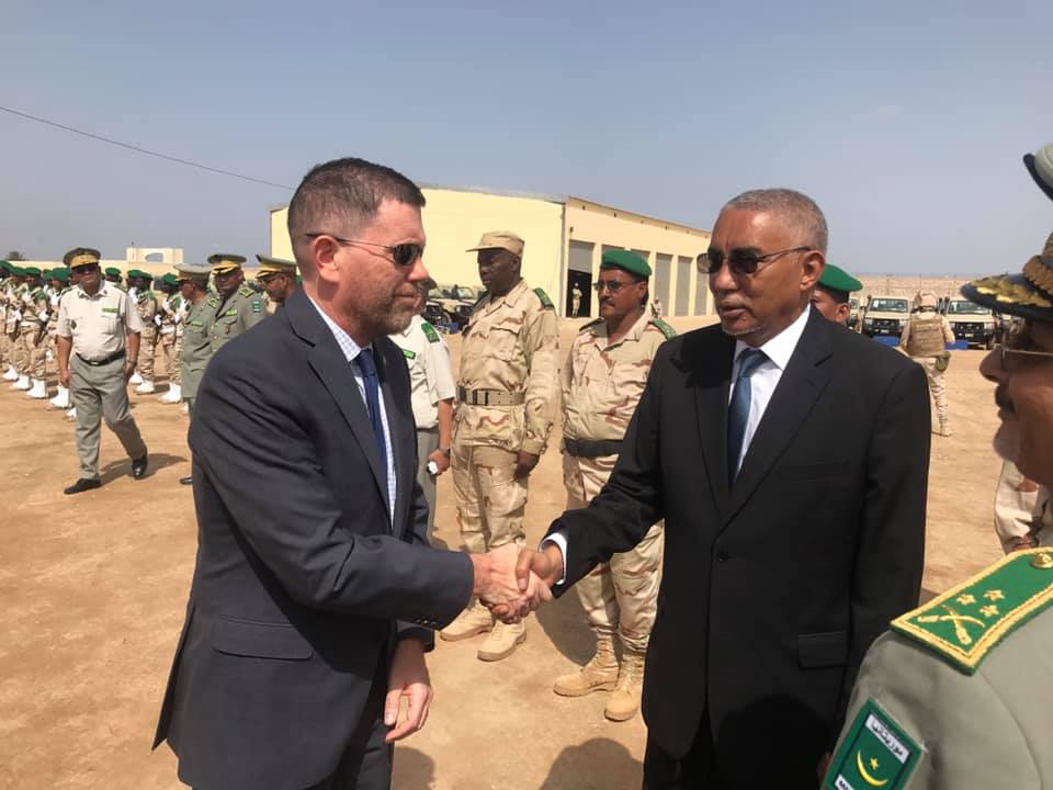 وزير الدفاع يحي ولد حدمين، والسفير الأمريكي في نواكشوط مايكل دودمان