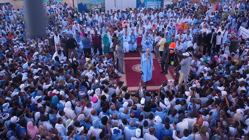 ولد الغزواني بين الجماهير المناصرة له في مدينة كيفة وسط البلاد