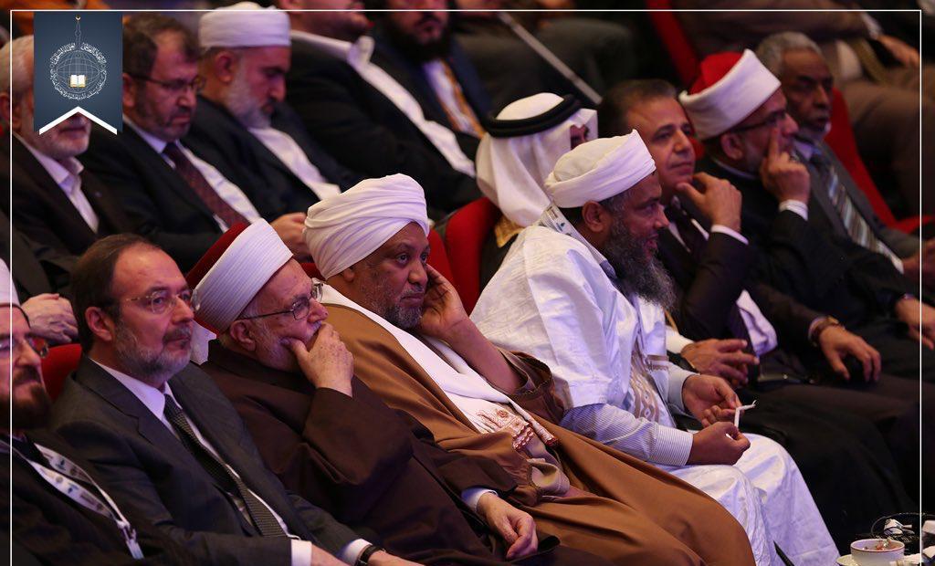 جانب من حضور المؤتمر المنعقد في مدينة اسطنبول التركية بمشاركة مئات العلماء من مختلف دول العالم
