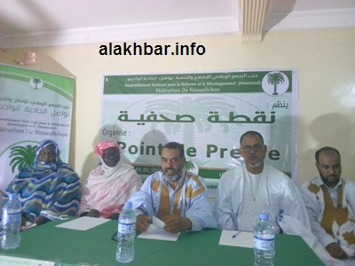 جانب من النقطة الصحفية زوال اليوم في مقر حملة الحزب بنواذيبو / تصوير الأخبار