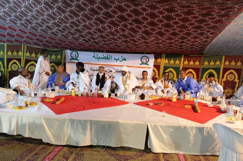 قادة أحزاب الأغلبية والمعارضة على منصة الإفطار الليلة (الأخبار)