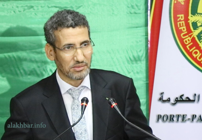 وزير المالية محمد الأمين ولد الذهبي خلال مؤتمر صحفي بداية سبتمبر الماضي (الأخبار)