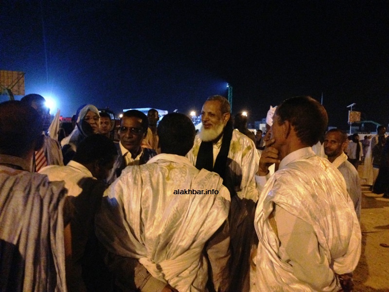 فضل قادة الأحزاب الموالية الانتظار بعد محاولة أولى في انتظار من يفرجها (الأخبار)