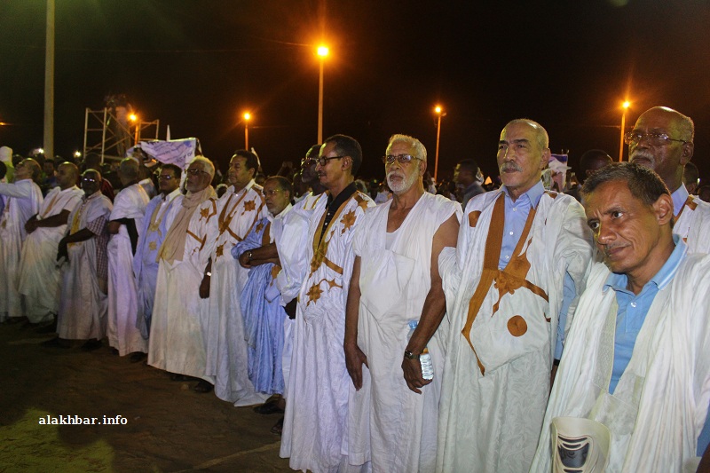 الجنرال ولد الهادي، والعقيد أحمد بمب، ووزير العدل السابق ولد داداه في المناطق الخلفية للمهرجان (الأخبار)