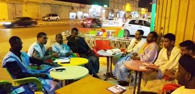 جانب من الفضاء الحواري في أول حلقة له بمدينة نواذيبو بعيد انقطاع دام 5 سنوات/ الأخبار