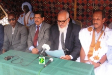 الأمين العام لوزارة الثقافة والصناعة التقليدية أحمد ولد اباه خلال افتتاح المعرض (وما)