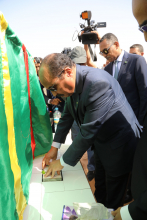 الرئيس الموريتاني محمد ولد عبد العزيز خلال وضع حجر أساس المشروع (وما)