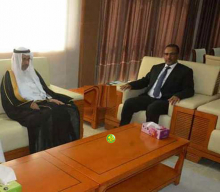 رئيس اتحاد أرباب العمل زين العابدين ولد الشيخ أحمد خلال لقائه مع السفير السعودي هزاع بن زين بن ضاوي المطيري