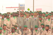 قائد الأركان الفريق محمد الشيخ محمد الأمين الملقب "ابرور" مع الدفعة الجديدة خلال حفل التخرج (وما)