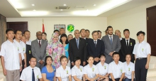 الوزير الأول في صورة تذكارية مع البعثة بعيد التكريم (وما)