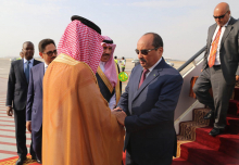 ولد عبد العزيز في مطار جدة بالممكلة العربية السعودية (وما)