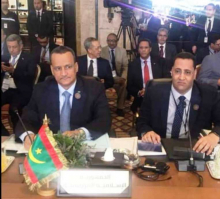 وزير الاقتصاد والمالية الموريتاني المختار ولد اجاي، ووزير الخارجية إسماعيل ولد الشيخ أحمد خلال الاجتماع اليوم في بيروت