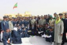 صورة تذكارية تجمع الدفعة مع وزير الدفاع وكبار القادة العسكريين