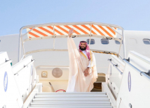 ولي العهد السعودي يغادر مطار نواكشوط متوجها إلى الجزائر