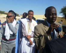 الأساتذة خلال وقفة احتجاجية اليوم بالتزامن مع توقفهم عن التدريس 