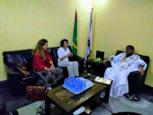 الوفد الأوربي مع عضو اللجنة المؤقتة لتسيير الحزب الحاكم عبد الله ولد النم