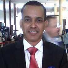 أمين العلاقات الخارجية في اتحاد الأدباء والكتاب الموريتانيين وعضو لجنة الإشراف العليا على المهرجان الشاعر والإعلامي سيدي ولد الأمجاد