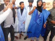 الشباب المحتجون بعيد ابعادهم عن ملتقي طرق كانصادو أعلنوا تضامنهم مع الطلبة في الجزائر(تصوير الأخبار)