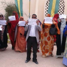 جانب من وقفة احتجاجية سابقة لقسم النقابة الوطنية للمعلمين بنواذيبو/ تصوير الأخبار