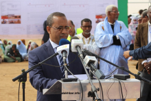 وزير التجهيز والنقل محمدو أحمدو امحيميد خلال خطابه في الحفل الذي أقيم اليوم في ألاكـ (الأخبار)