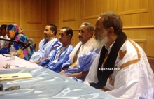 الرئيس الدوري لائتلاف أحزاب الأغلبية الشيخ عثمان ولد الشيخ أحمد أبو المعالي مع قادة أحزاب ائتلاف الأغلبية (الأخبار - أرشيف)