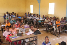 تلاميذ في مدرسة عمومية بمدينة مدبوكو بولاية الحوض الغربي (الأخبار - أرشيف)