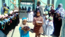 جانب من استقبال السلطات المحلية في مركز المعرفة للجميع/ تصوير الأخبار